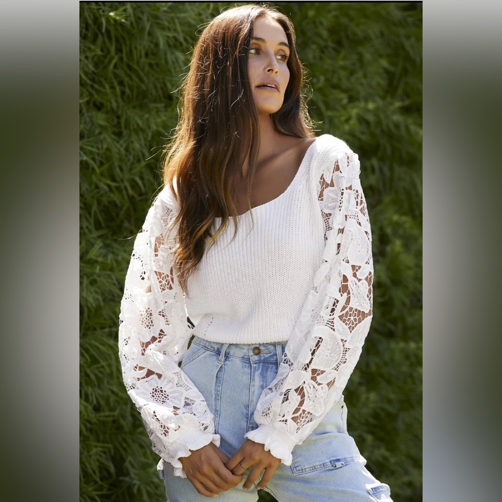 Fate RIBBED LACE TRIM FLOUNCE SLEEVE KNIT TOP Sz‎ M